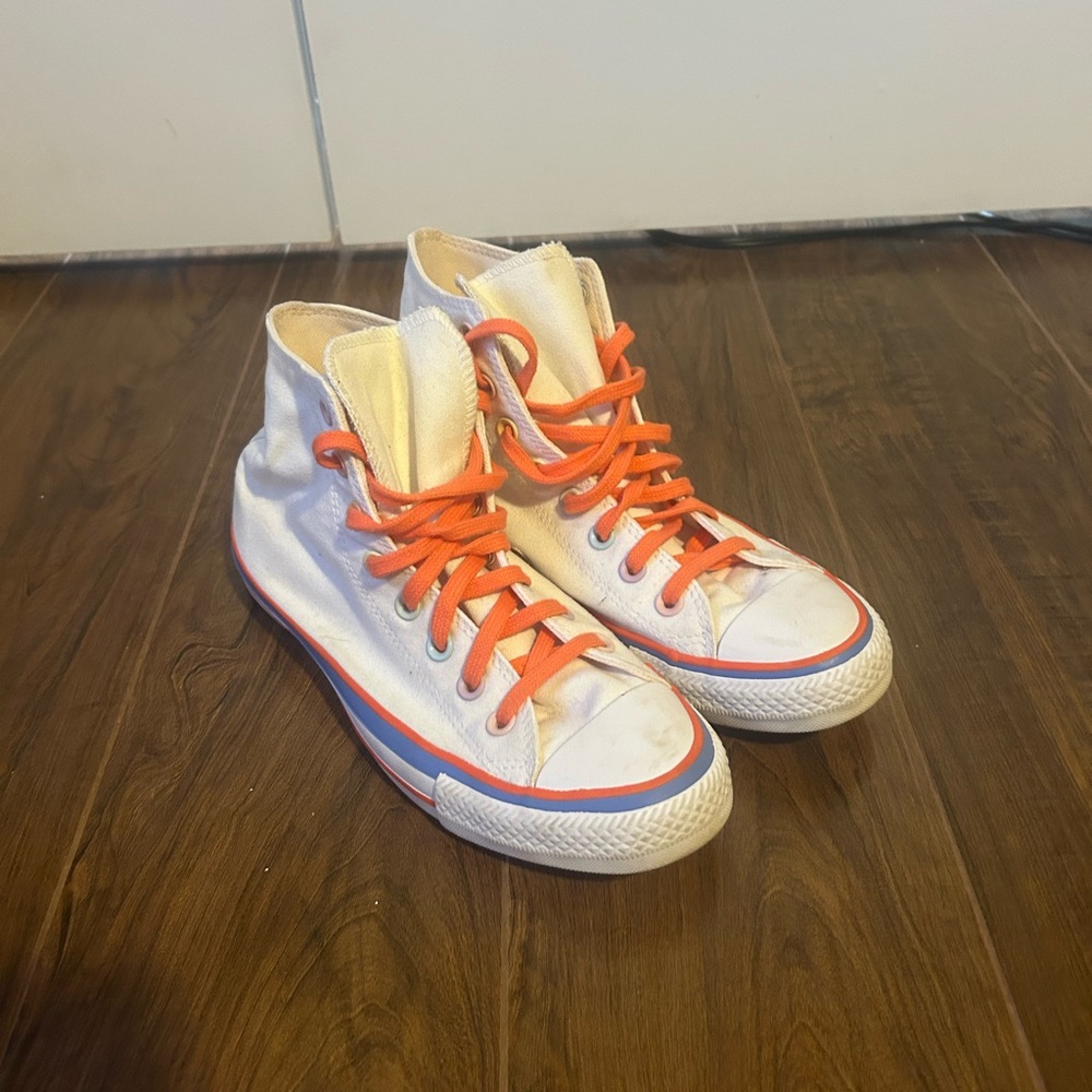 EXCLUSIVE ⭐️: Millie Bobby Brown x Converse Chuck Taylor White High Tops